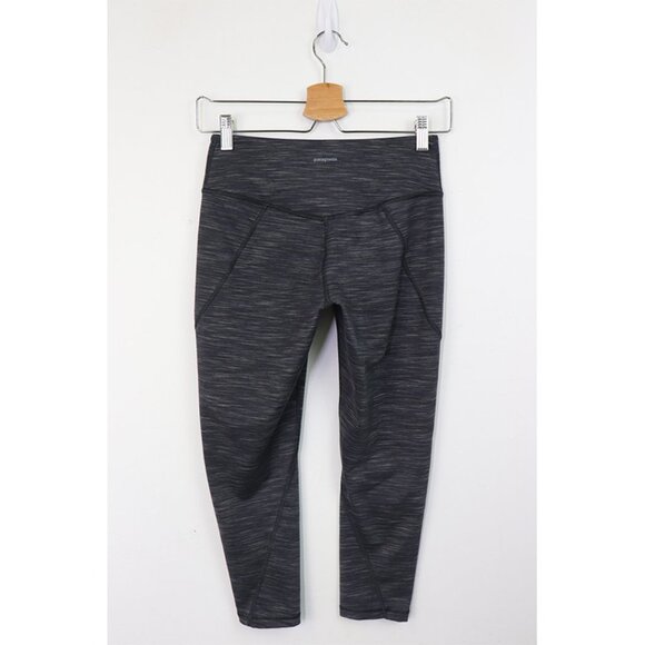 Patagonia‎ Centered Crops Mid Rise Cropped Capri Leggings Space Dye Gray Small - Picture 4 of 8